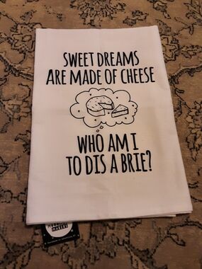 Moonlight Makers 'Sweet Dreams of Cheese' Kitchen Towel